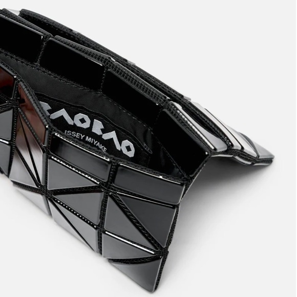 ISSEY MIYAKE | BAO BAO Geo Bifold Card Case - NWOT (Black) - Picture 3 of 9
